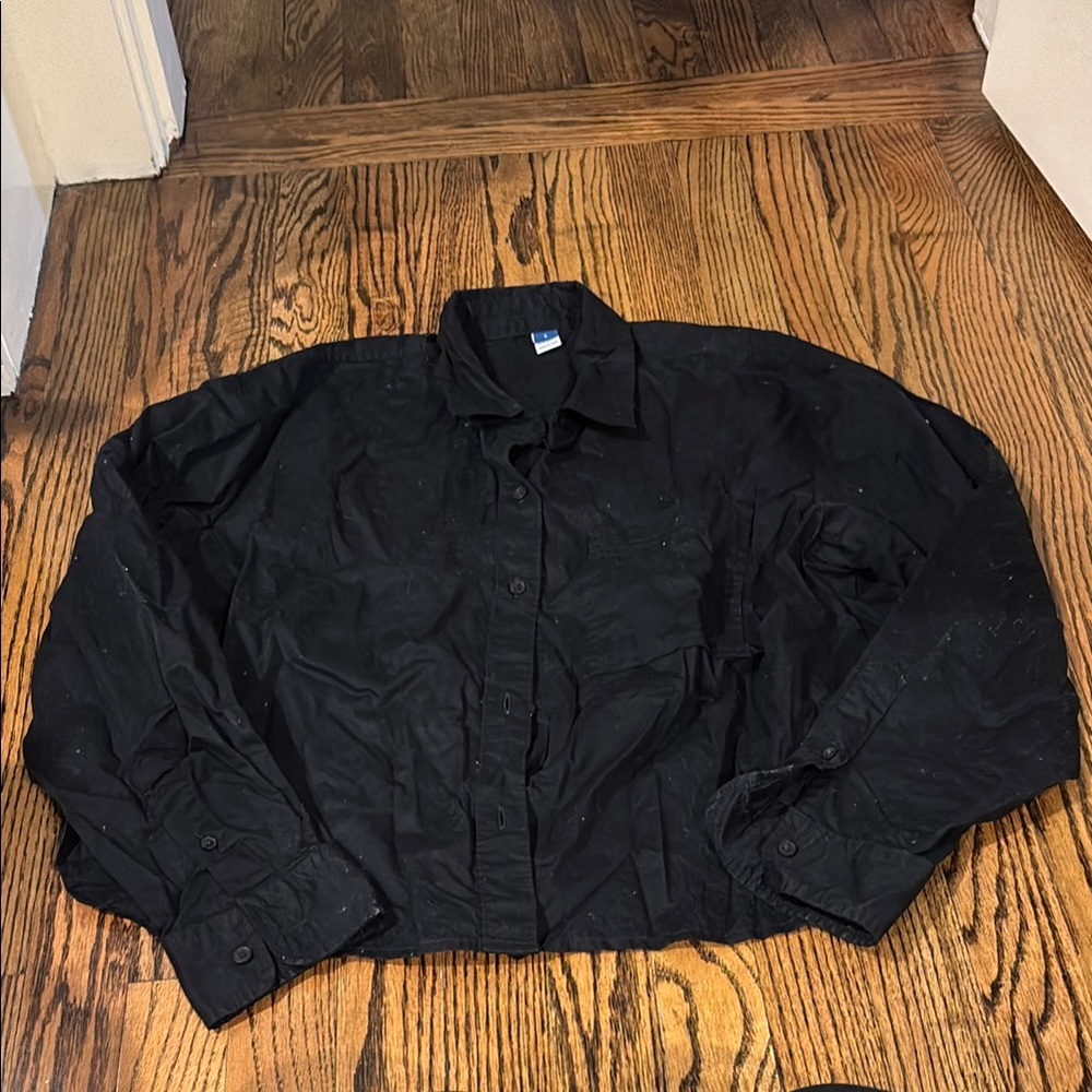 Old Navy Cropped Black Button Down